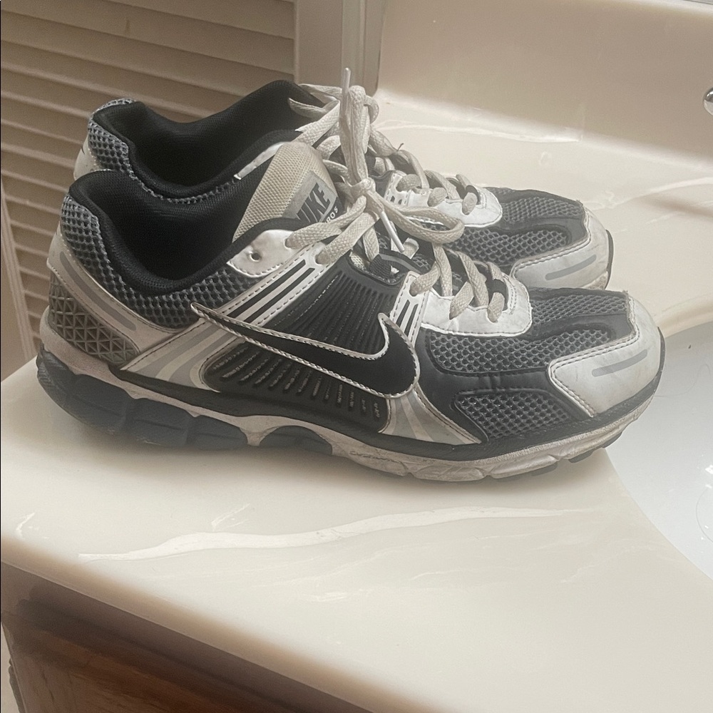 Nike Black and White Athletic Shoes